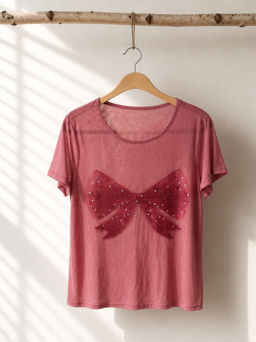 Sheer Bow-Applique Short Sleeve Tee in Dusty Rose